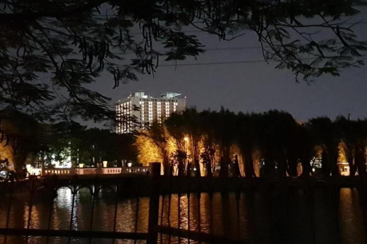 My Tower Hotel Surabaya Exterior foto