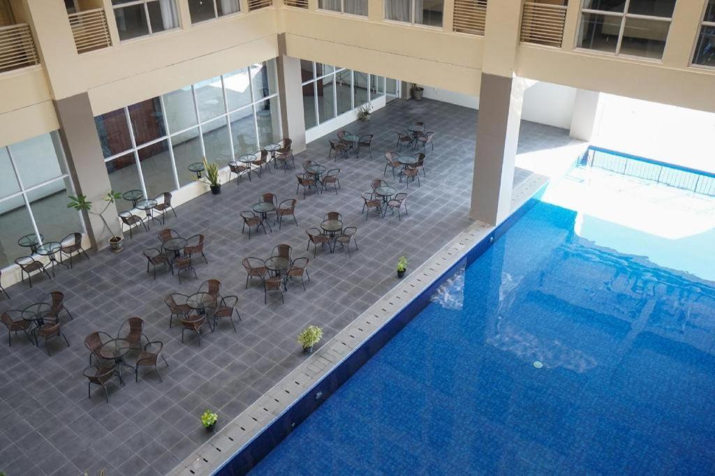 My Tower Hotel Surabaya Exterior foto