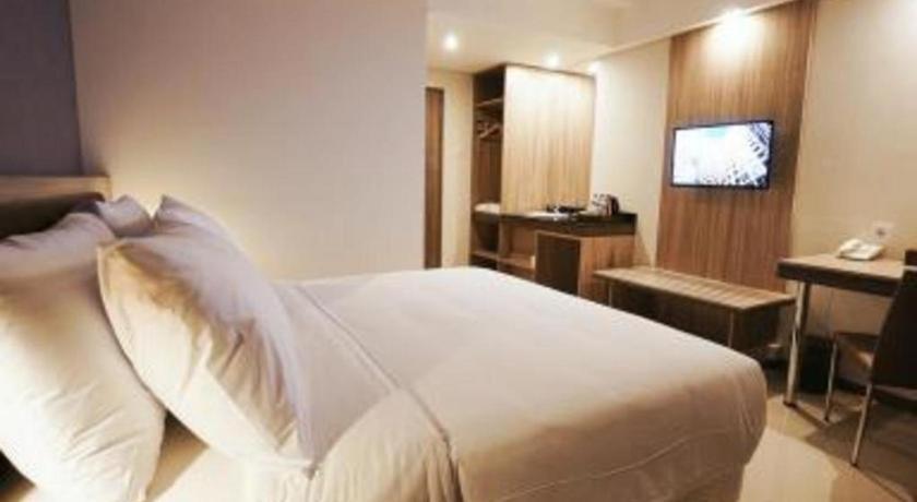My Tower Hotel Surabaya Exterior foto
