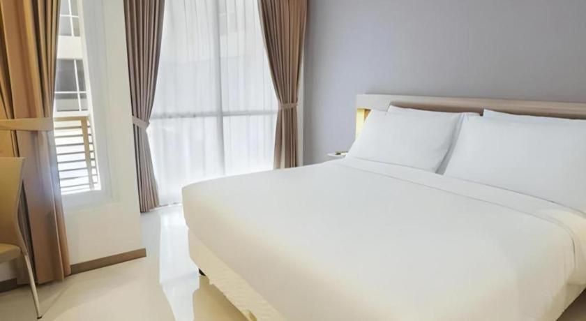My Tower Hotel Surabaya Exterior foto